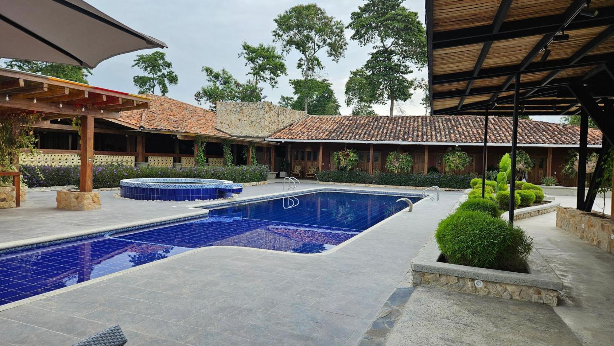 Hotel El Cielo En La Tierra Alcalá エクステリア 写真