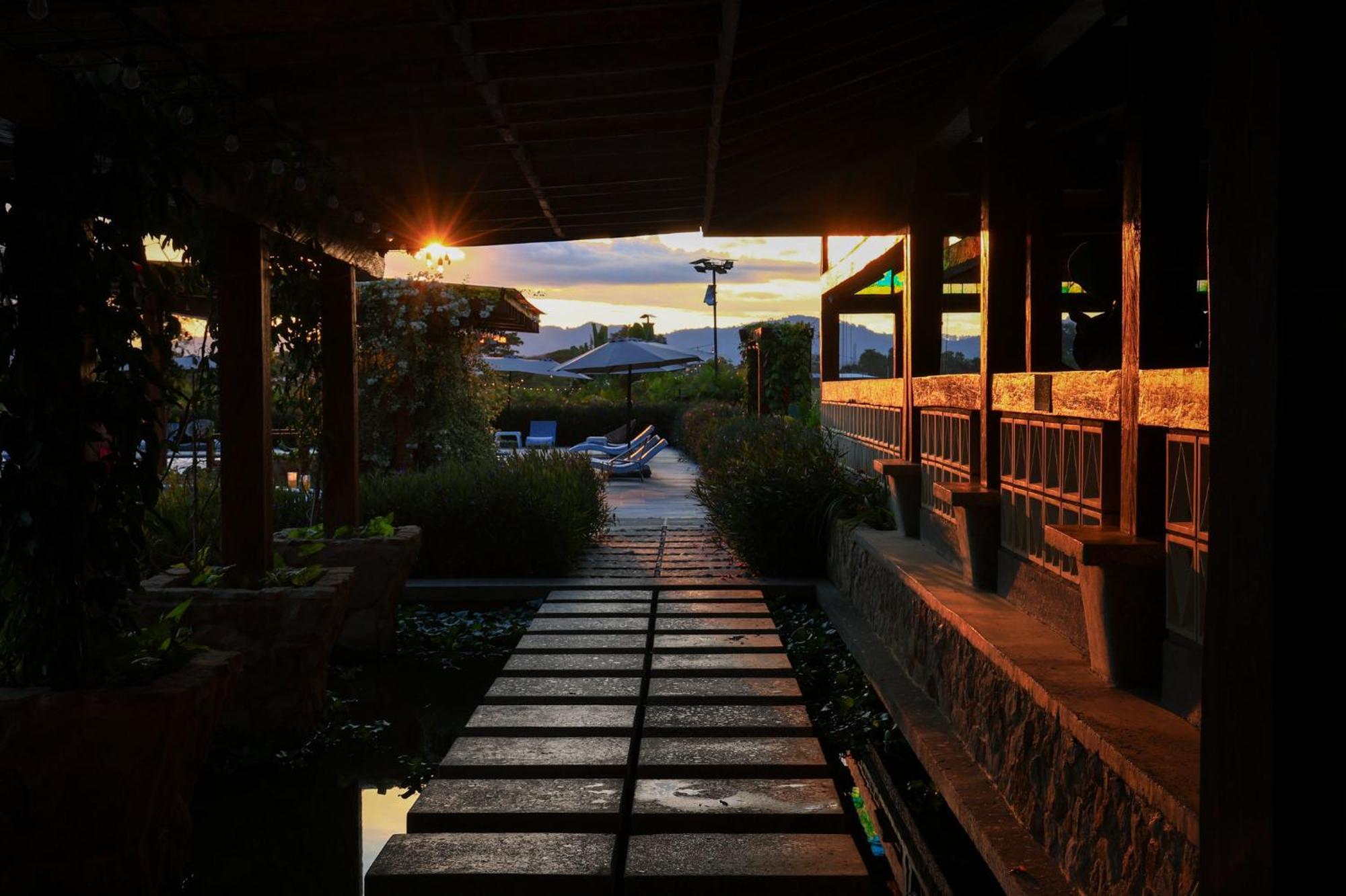Hotel El Cielo En La Tierra Alcalá エクステリア 写真